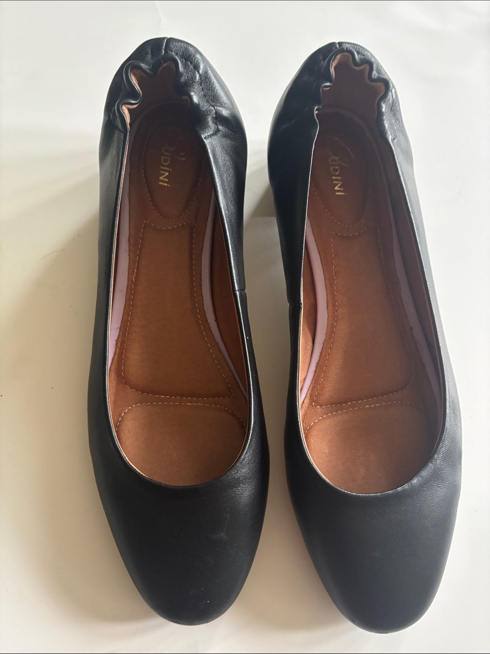 Sudini Women's black leather Round Toe Low Heel Shoes